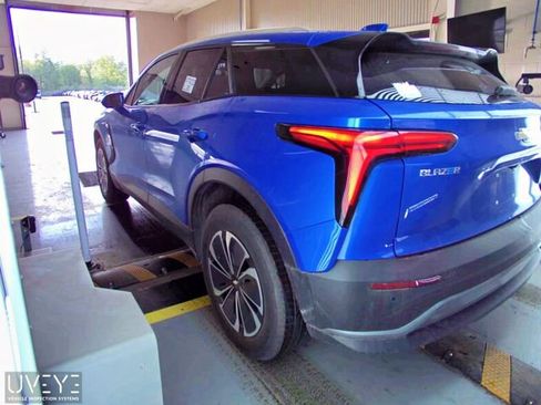 Used 2024 Chevrolet Blazer EV LT AWD/4WD image 12
