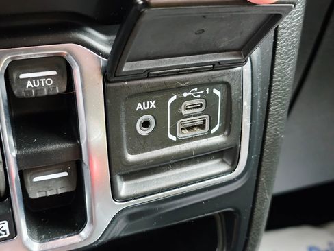 Used 2019 Jeep Wrangler Unlimited Rubicon image 51