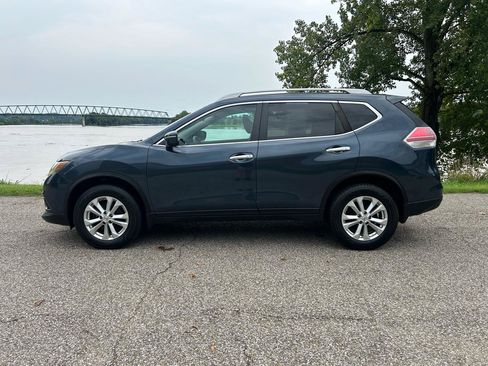 Used 2015 Nissan Rogue SV AWD/4WD image 2