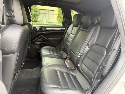 Used 2013 Porsche Cayenne Turbo AWD/4WD image 25