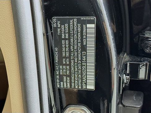 Used 2025 Porsche Macan image 36