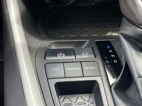 Used 2022 Toyota RAV4 XLE Premium w/ Carpet Mat Package (TMS) FWD image 12