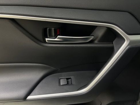 Used 2025 Toyota RAV4 XLE image 55