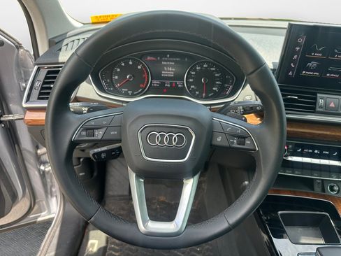 Used 2023 Audi Q5 2.0T Premium w/ Convenience Package AWD/4WD image 9