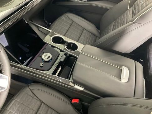 Used 2025 Cadillac Escalade V AWD/4WD image 18