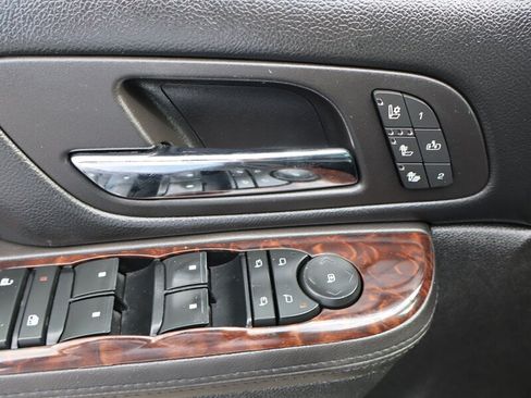 Used 2013 GMC Yukon Denali AWD/4WD image 17