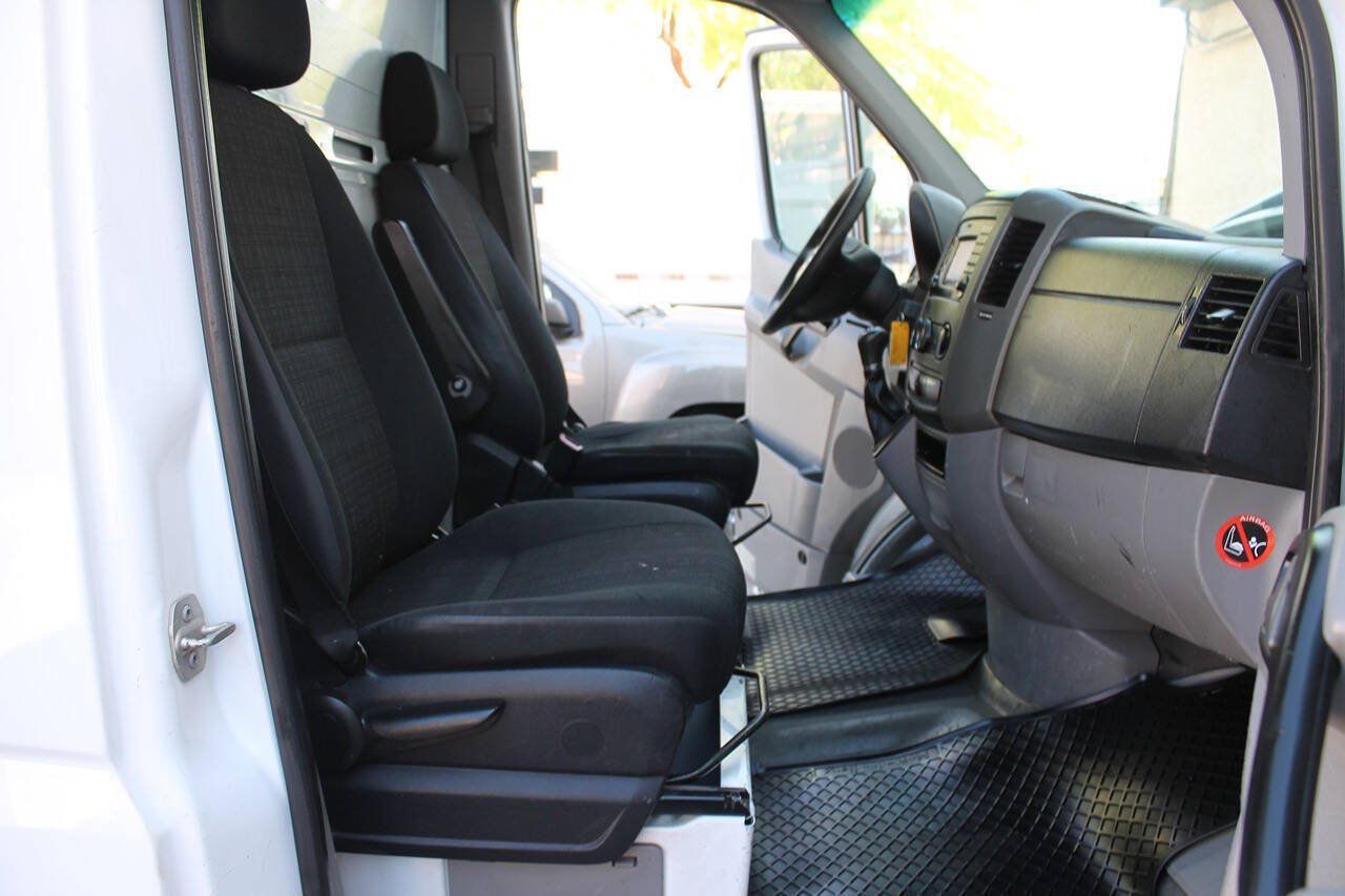 Used 2014 Mercedes-Benz Sprinter 3500 image 35