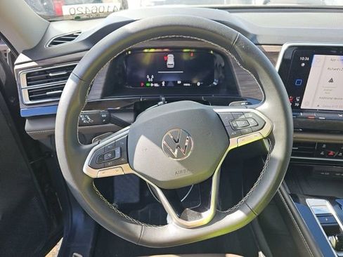 Used 2025 Volkswagen Atlas SEL image 12