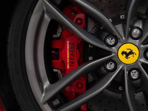 Used 2018 Ferrari 488 GTB RWD image 31