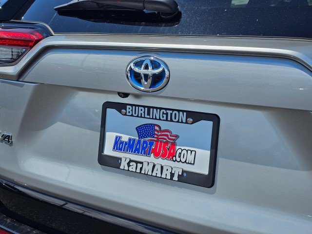 Used 2023 Toyota RAV4 XSE AWD/4WD image 16