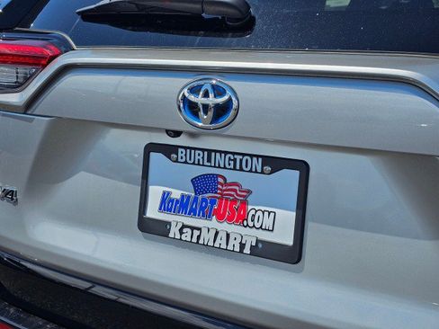 Used 2023 Toyota RAV4 XSE AWD/4WD image 16