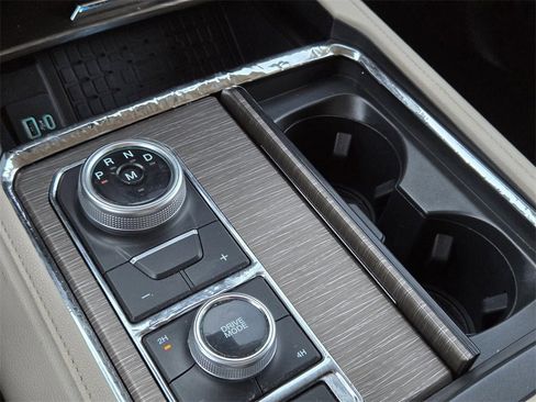 Used 2023 Ford Expedition Limited image 13