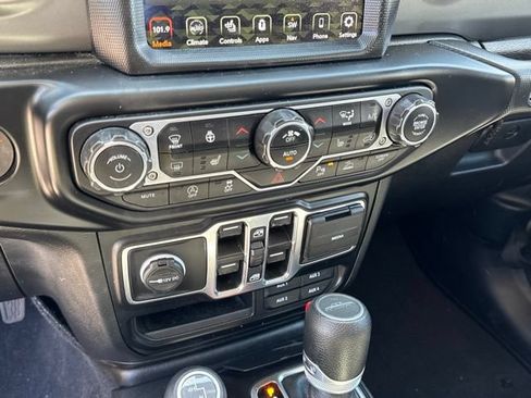 Used 2022 Jeep Gladiator Sport AWD/4WD image 25