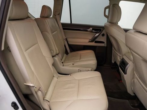 Used 2017 Lexus GX 460 Luxury w/ Preferred Accessory Package AWD/4WD image 27