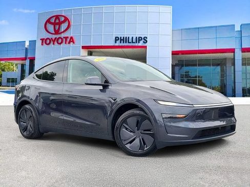 Used 2026 Tesla Model Y Long Range AWD/4WD image 1
