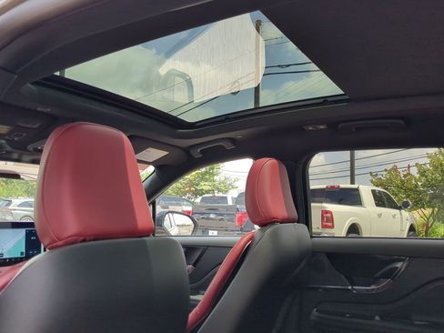 New 2025 Lincoln Corsair Reserve image 21