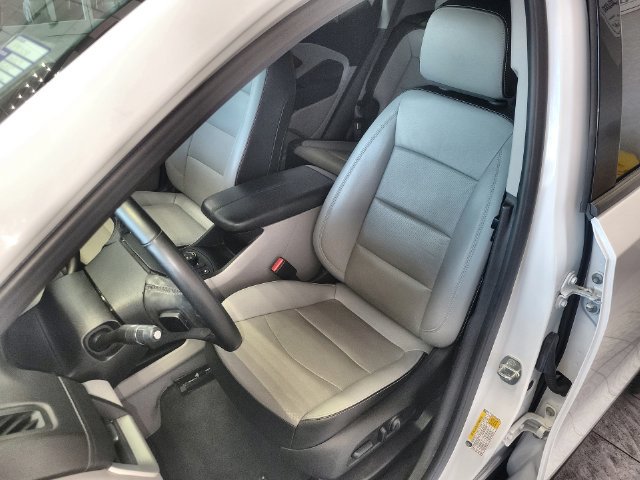 Used 2023 GMC Terrain SLT w/ Tech Package AWD/4WD image 11