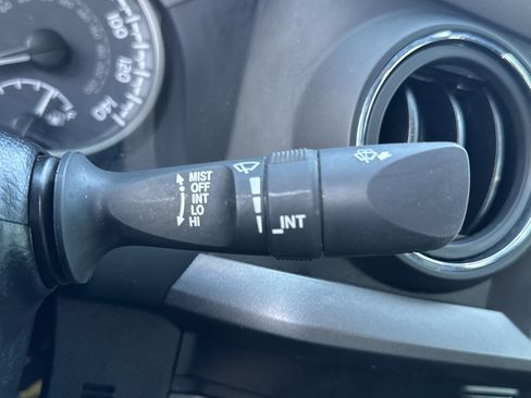 Used 2022 Toyota Tacoma TRD Off-Road image 13