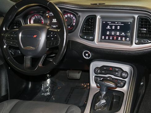 Used 2023 Dodge Challenger SXT RWD image 21