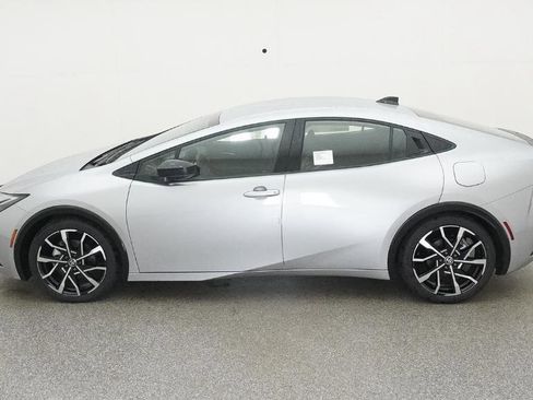 New 2026 Toyota Prius Plug-In Hybrid image 3