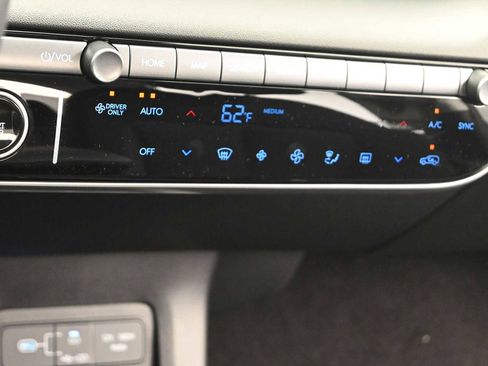 New 2025 Hyundai Ioniq 5 SE image 19