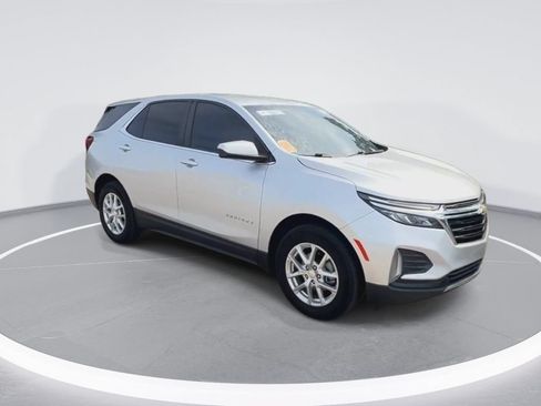 Used 2022 Chevrolet Equinox LT FWD image 2