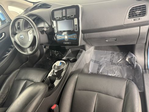 Used 2015 Nissan Leaf SL w/ Premium Package image 11