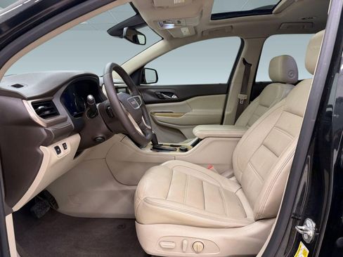 Used 2018 GMC Acadia Denali w/ Technology Package FWD image 5