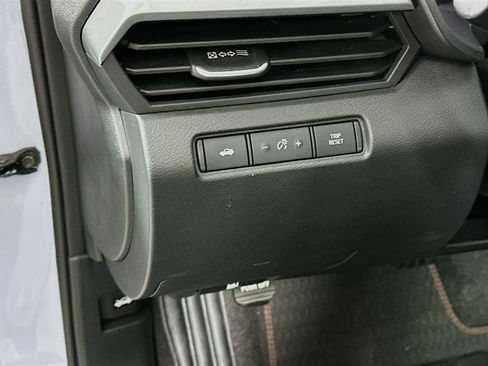 Used 2025 Nissan Altima 2.5 SR image 16