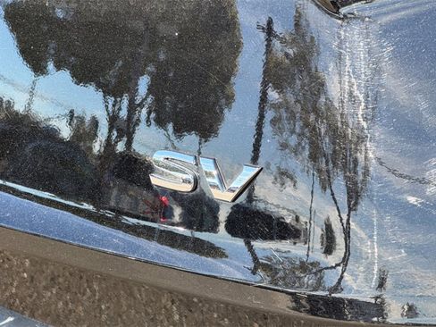 Used 2023 Nissan Rogue SV image 32