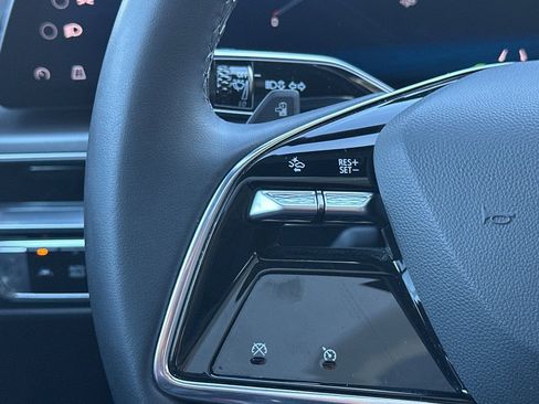 Used 2024 Cadillac Lyriq Tech image 31