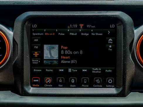 Used 2021 Jeep Gladiator Mojave AWD/4WD image 24
