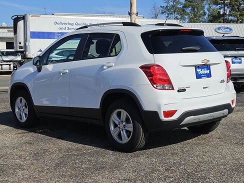 Used 2022 Chevrolet Trax LT w/ LT Convenience Package image 10