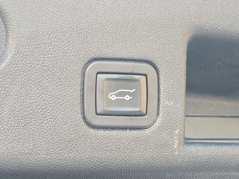 Used 2020 Chevrolet Equinox Premier AWD/4WD image 21