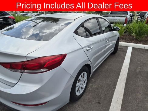 Used 2018 Hyundai Elantra SE FWD image 4