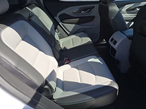 Used 2022 GMC Terrain SLT w/ Tech Package image 16