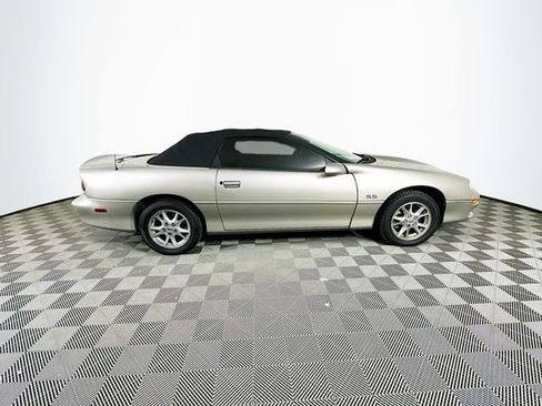 Used 2000 Chevrolet Camaro Z28 w/ SS Performance/Appearance Pkg RWD image 13