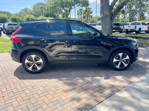 Used 2023 Volvo XC40 B5 Plus w/ Driver Assist Package image 7