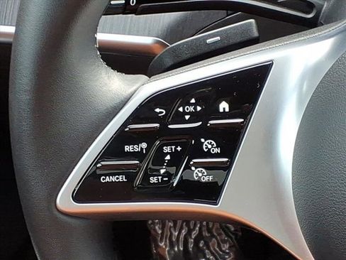 Used 2025 Mercedes-Benz C 300 4MATIC Sedan image 9