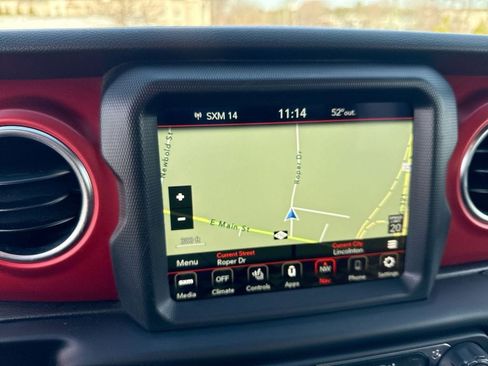 Used 2022 Jeep Gladiator Rubicon w/ Cold Weather Group image 17