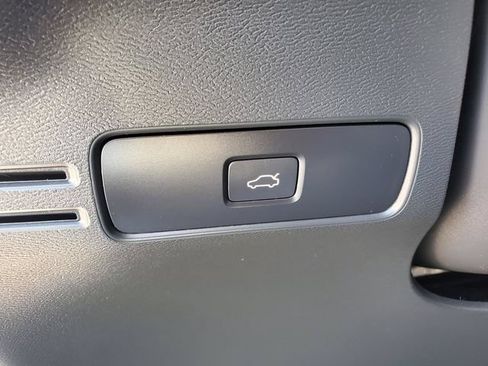 Certified 2023 Volvo C40 P8 Recharge Ultimate AWD/4WD image 17