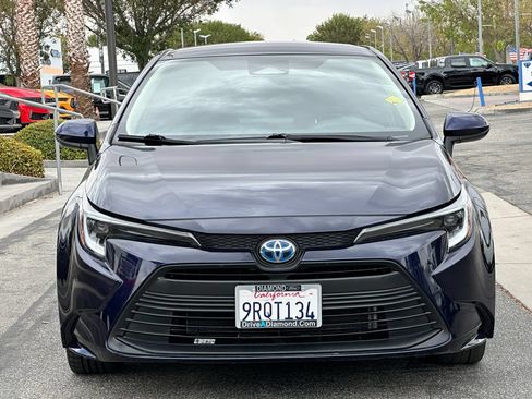 Used 2025 Toyota Corolla LE w/ LE Premium Package FWD image 12