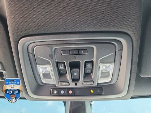 Certified 2021 GMC Sierra 1500 AT4 w/ AT4 Premium Package AWD/4WD image 32