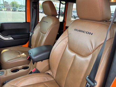 Used 2013 Jeep Wrangler Unlimited Rubicon w/ Connectivity Group AWD/4WD image 23