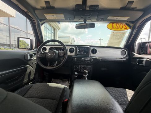 Used 2021 Jeep Wrangler Unlimited Sport AWD/4WD image 28