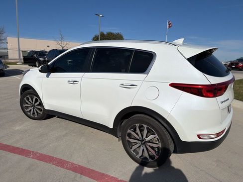Used 2019 Kia Sportage EX image 4