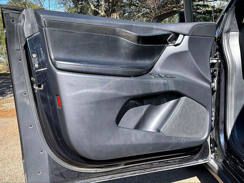 Used 2017 Tesla Model X 90D image 17