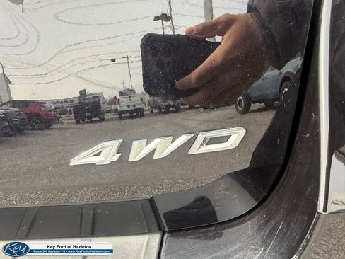 Certified 2022 Ford Explorer XLT w/ Equipment Group 202A image 38