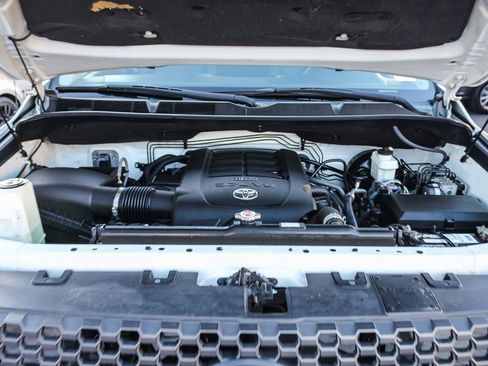 Used 2018 Toyota Tundra SR5 image 28