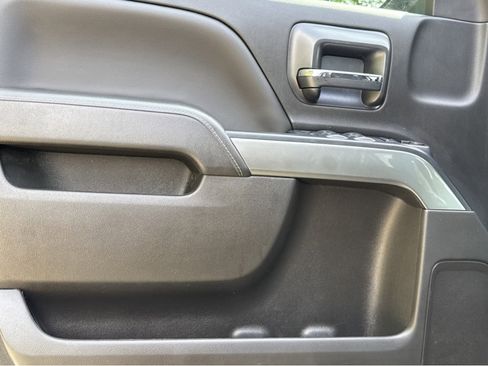 Used 2018 Chevrolet Silverado 1500 LT image 16